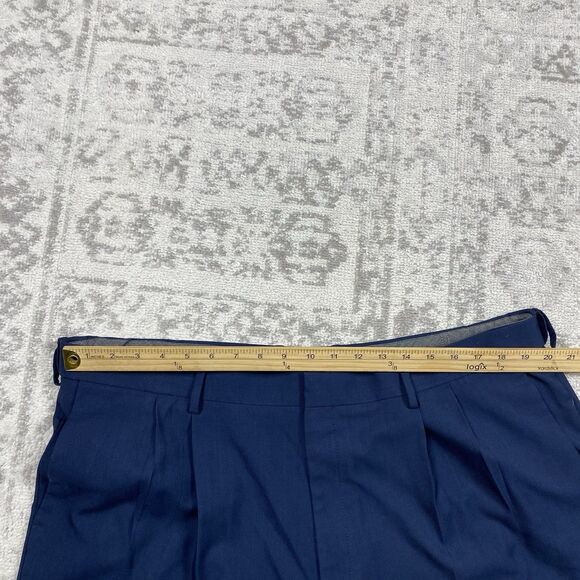 Haggar Men's Premium Khaki Classic Fit Expandable Waist Navy Blue Pants 42x32 - Picture 3 of 5